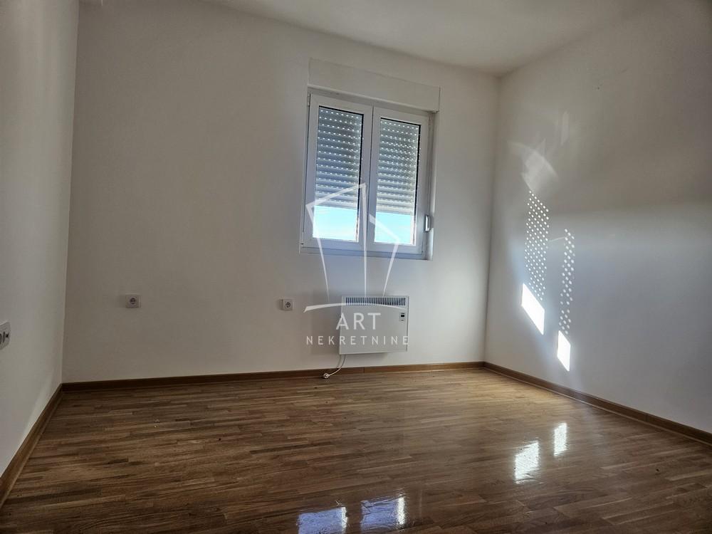 Slika 2 - Kolumbova, Trosoban stan za izdavanje, 52m2, 500€