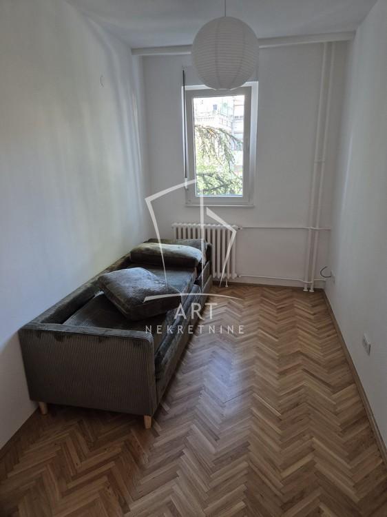 Slika 6 - Molerova, Trosoban stan za izdavanje, 72m2, 1.150€