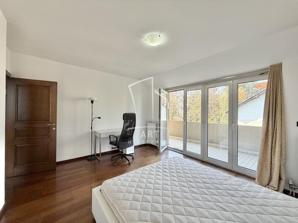 Slika 3 - Đorđa Radojlovića, Četvorosoban stan za izdavanje, 210m2, 1.500€