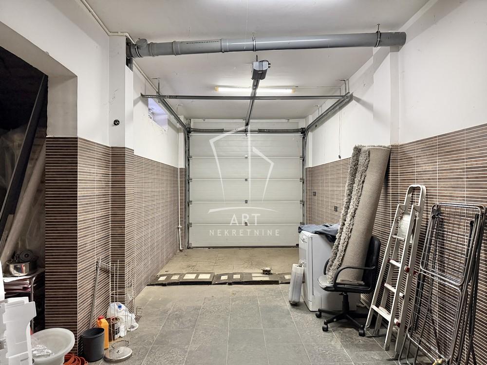 Slika 11 - Đorđa Radojlovića, Četvorosoban stan za izdavanje, 210m2, 1.500€