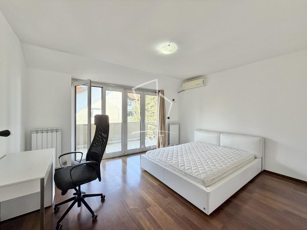 Slika 4 - Đorđa Radojlovića, Četvorosoban stan za izdavanje, 210m2, 1.500€