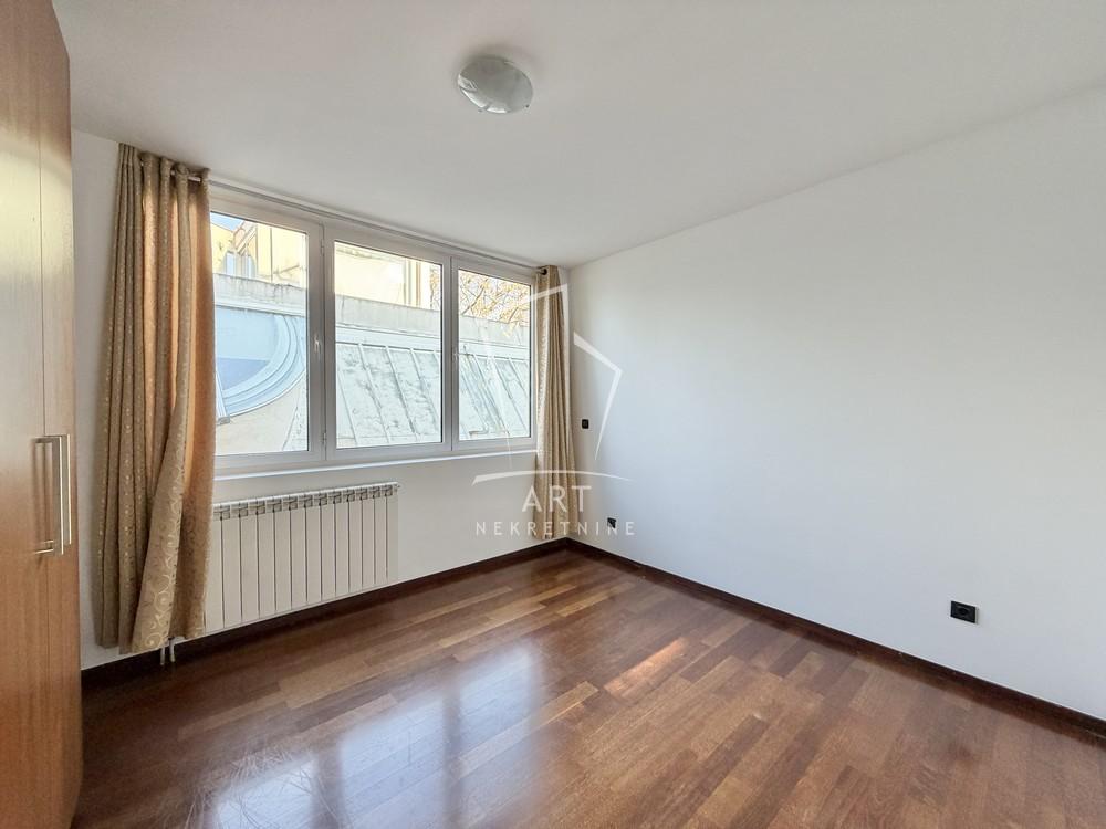 Slika 5 - Đorđa Radojlovića, Četvorosoban stan za izdavanje, 210m2, 1.500€