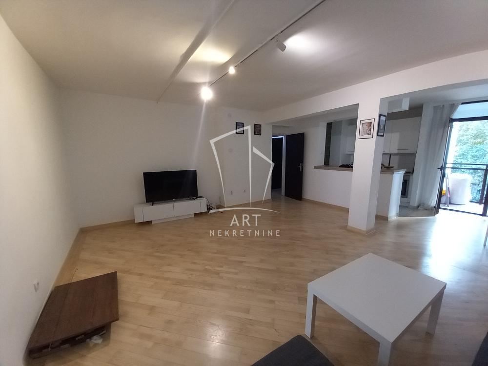 Slika 1 - Internacionalnih brigada, Četvorosoban stan za izdavanje, 100m2, 1.350€