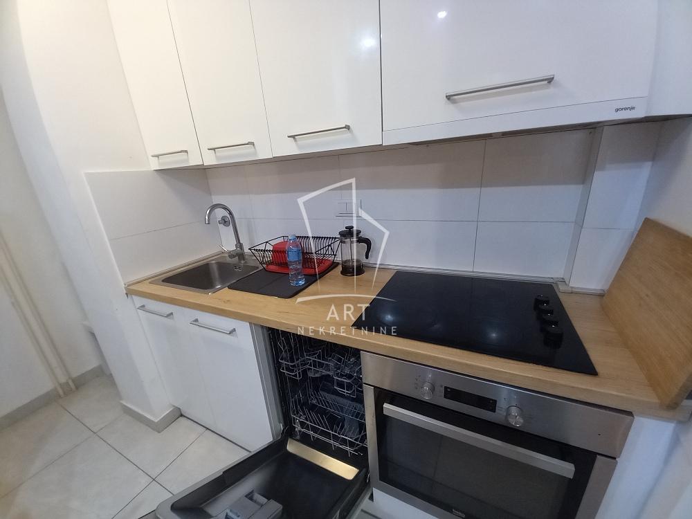 Slika 7 - Internacionalnih brigada, Četvorosoban stan za izdavanje, 100m2, 1.350€