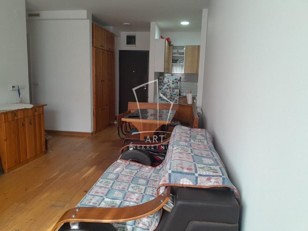 Slika 2 - Bulevar oslobođenja, Dvoiposoban stan za izdavanje, 56m2, 500€