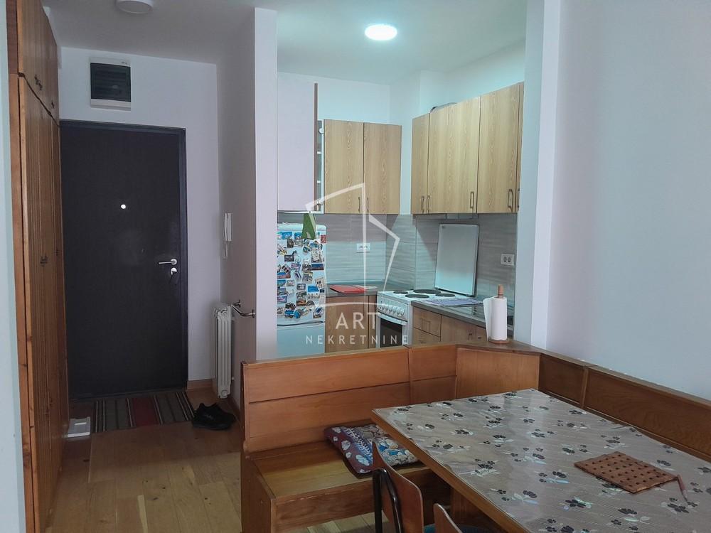 Slika 3 - Bulevar oslobođenja, Dvoiposoban stan za izdavanje, 56m2, 500€