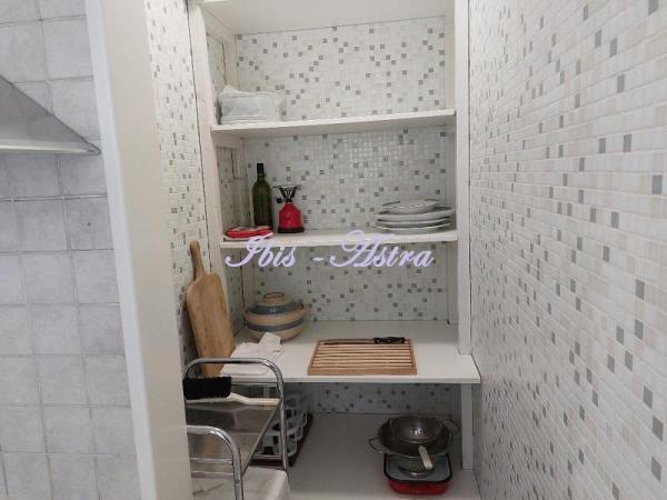 Slika 10 - Mike Alasa, Trosoban stan za izdavanje, 80m2, 1.200€