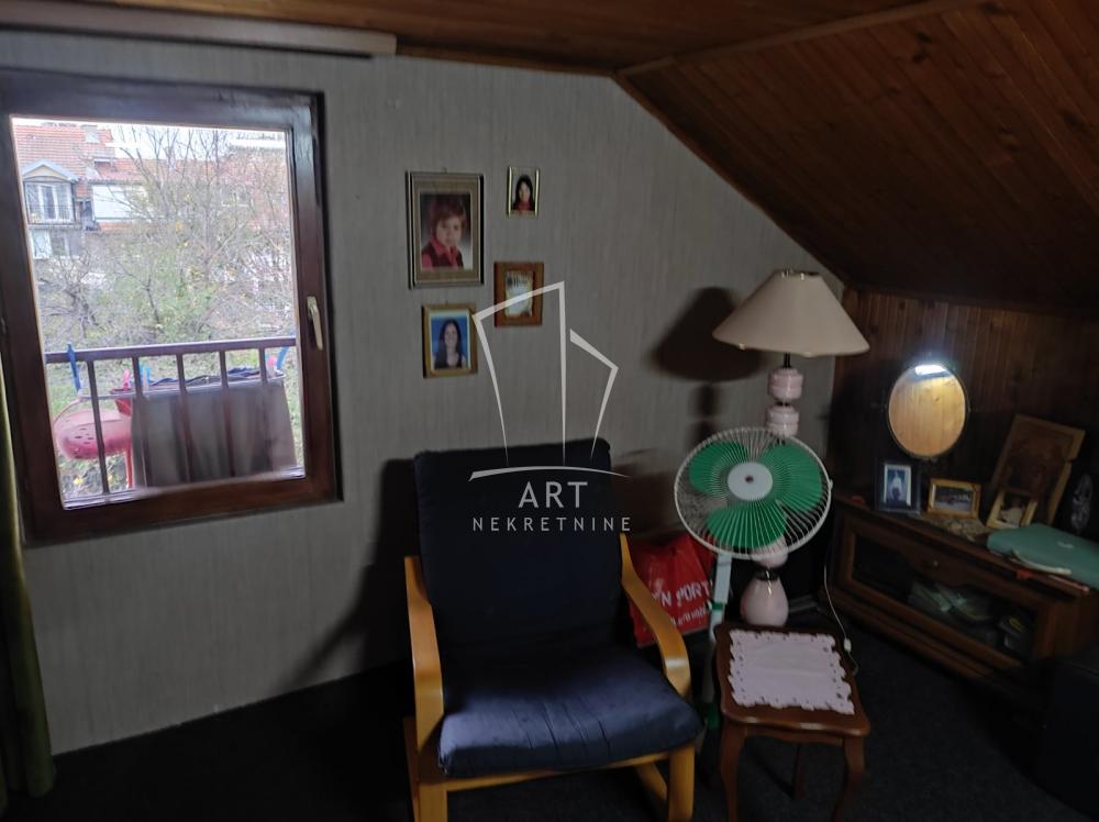 Slika 1 - Mihajla Pupina, Četvorosoban stan na prodaju, 50m2, 150.000€