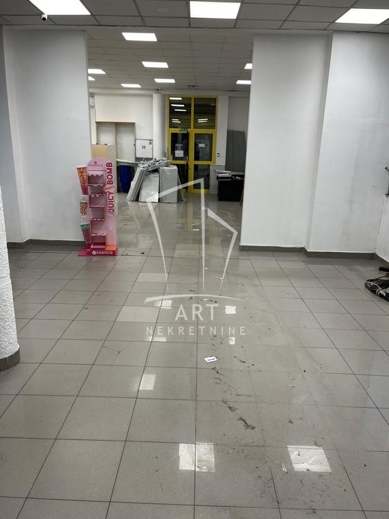 Slika 9 - Bulevar Kralja Aleksandra,  Lokal za izdavanje, 135m2, 3.000€