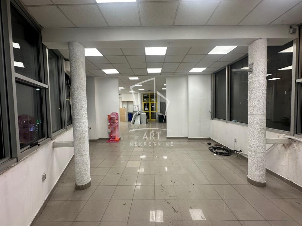 Slika 2 - Bulevar Kralja Aleksandra,  Lokal za izdavanje, 135m2, 3.000€
