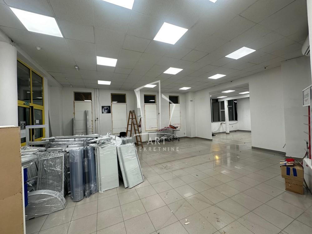 Slika 3 - Bulevar Kralja Aleksandra,  Lokal za izdavanje, 135m2, 3.000€