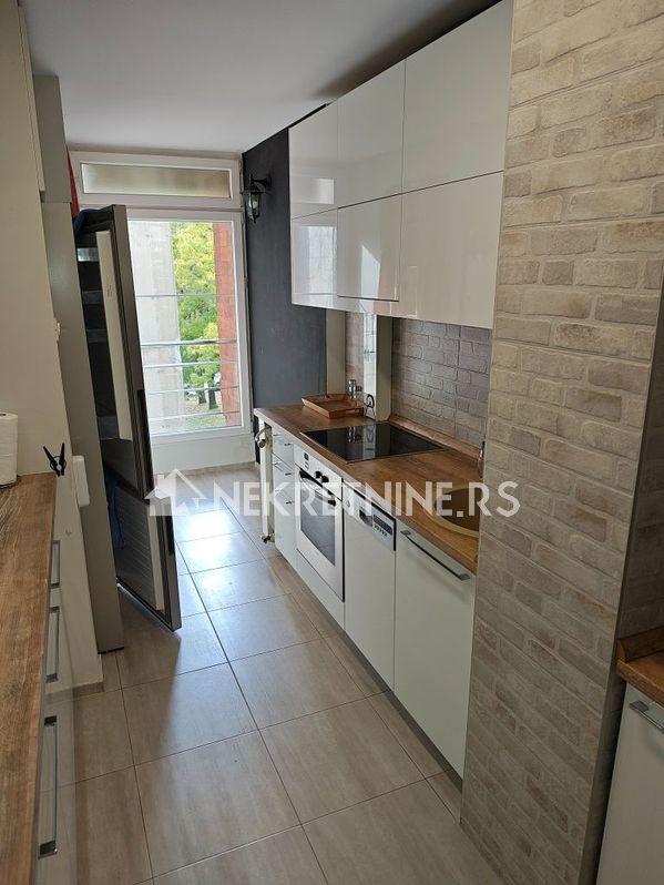 Slika 4 - Bulevar oslobođenja, Četvorosoban stan za izdavanje, 95m2, 600€