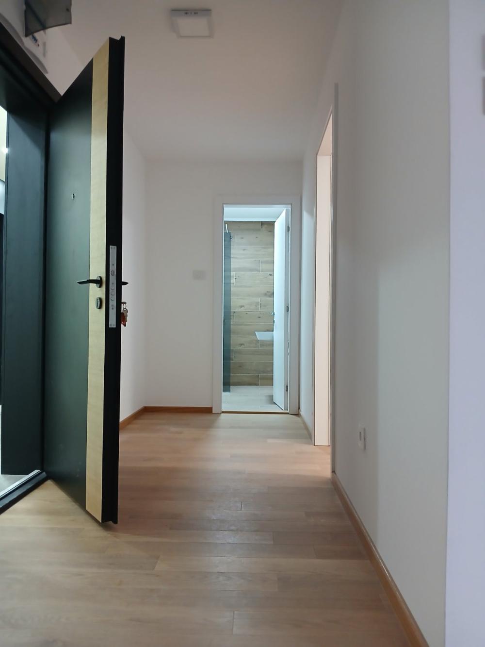 Slika 8 - Dvosoban stan za izdavanje, 450€