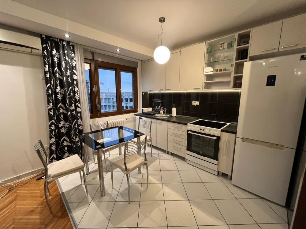Slika 3 - Marsala Birjuzova, Trosoban stan za izdavanje, 70m2, 1.000€