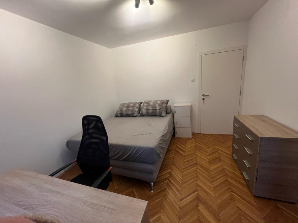 Slika 6 - Marsala Birjuzova, Trosoban stan za izdavanje, 70m2, 1.000€