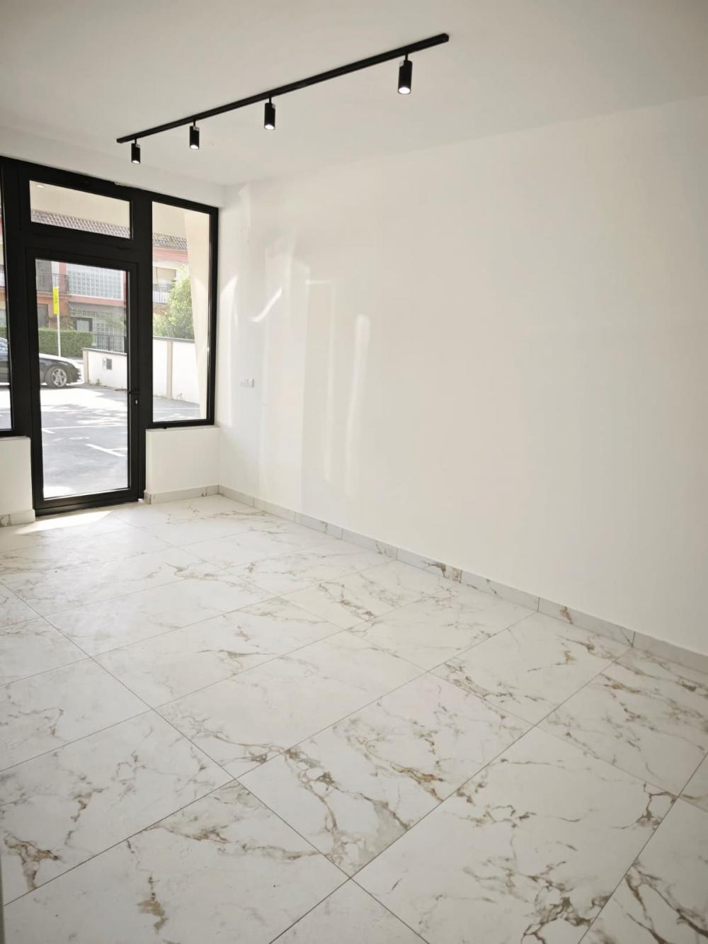 Slika 1 - Kralja Radoslava,  Lokal za izdavanje, 35m2, 400€