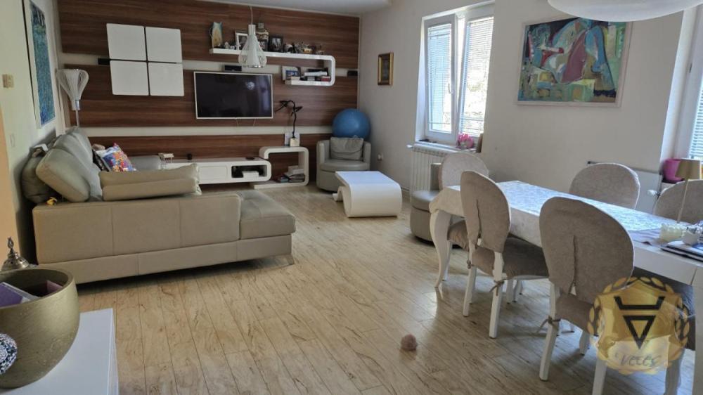 Glavna slika -Trosoban stan za izdavanje, 70m2, 1.000€