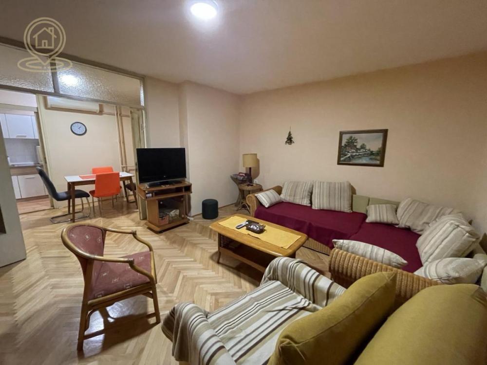 Glavna slika -Jednoiposoban stan za izdavanje, 44m2, 300€