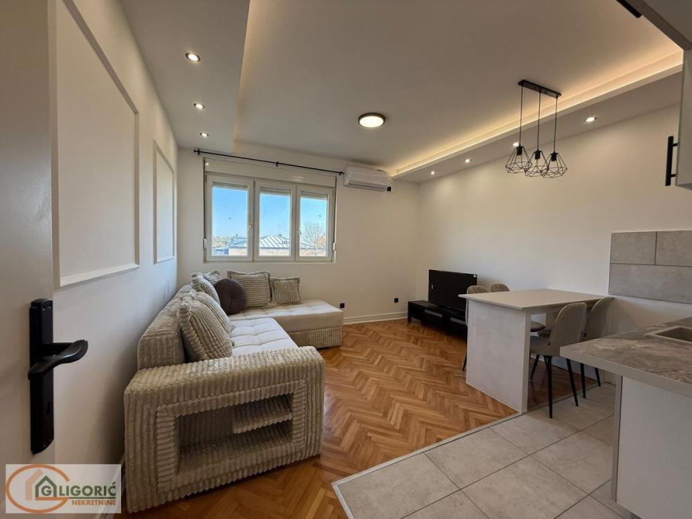 Slika 1 - Zlatiborska, Dvoiposoban stan na prodaju, 52m2, 159.000€