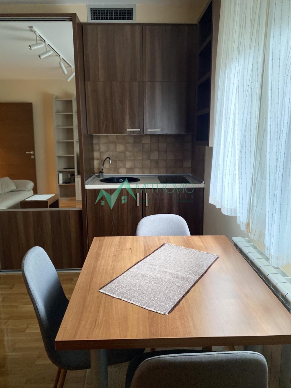 Glavna slika -Jednoiposoban stan za izdavanje, 40m2, 600€