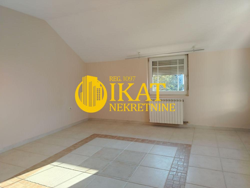 Slika 2 - Četvorosoban stan za izdavanje, 158m2, 750€