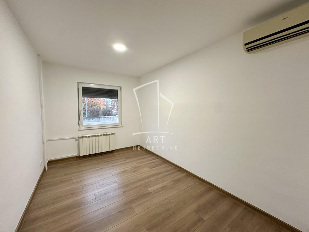 Slika 4 - Nehruova, Petosoban stan na prodaju, 104m2, 410.000€