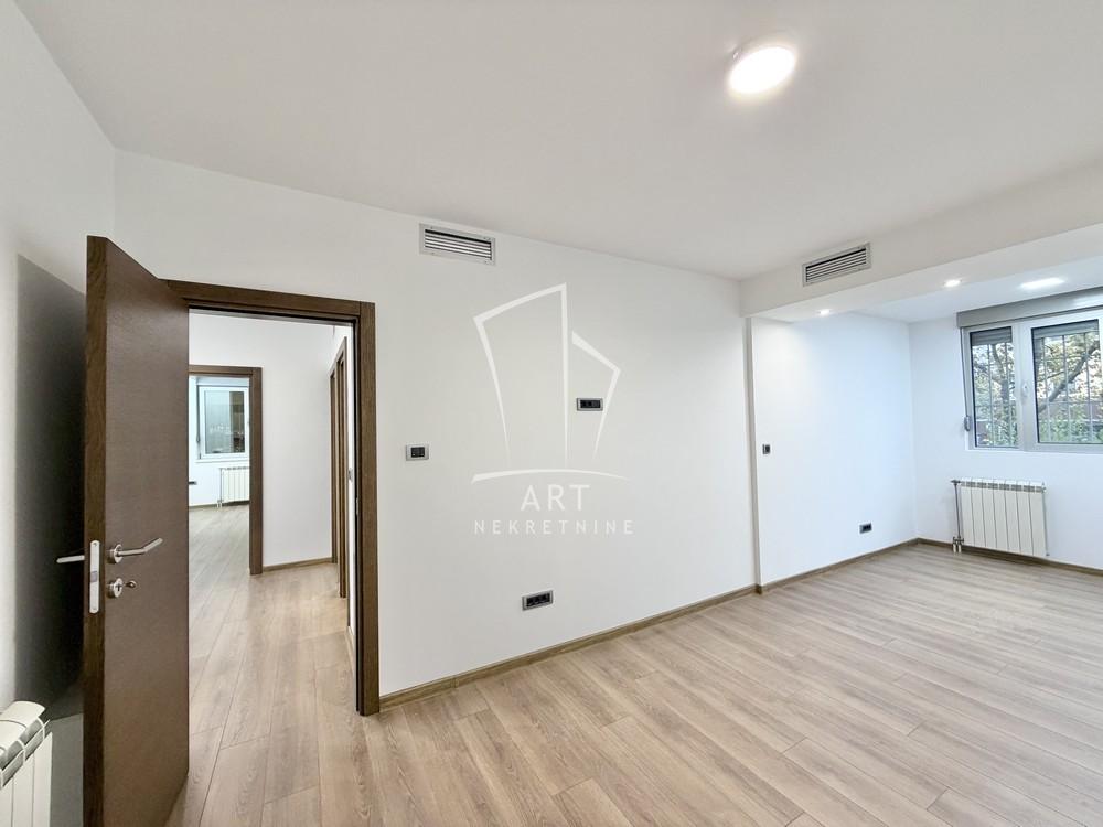 Slika 8 - Ratka Mitrovića, Dvoiposoban stan na prodaju, 70m2, 210.000€