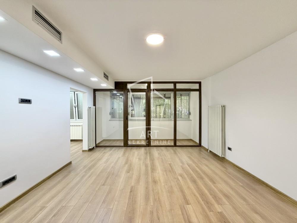 Slika 1 - Ratka Mitrovića, Dvoiposoban stan na prodaju, 70m2, 210.000€