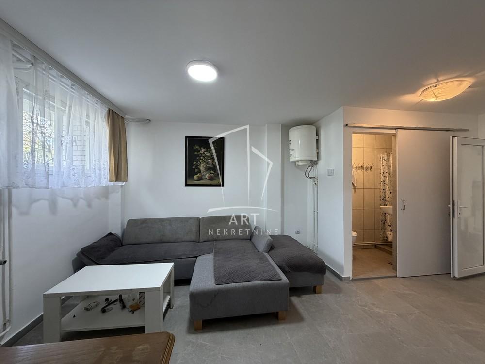 Slika 2 - Žarka Savića, Trosoban stan za izdavanje, 40m2, 250€