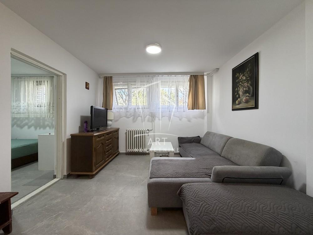 Glavna slika -Žarka Savića, Trosoban stan za izdavanje, 40m2, 250€