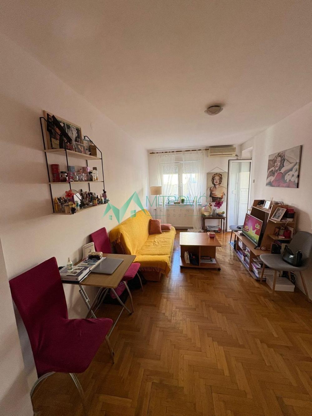 Glavna slika -Jednoiposoban stan za izdavanje, 34m2, 350€