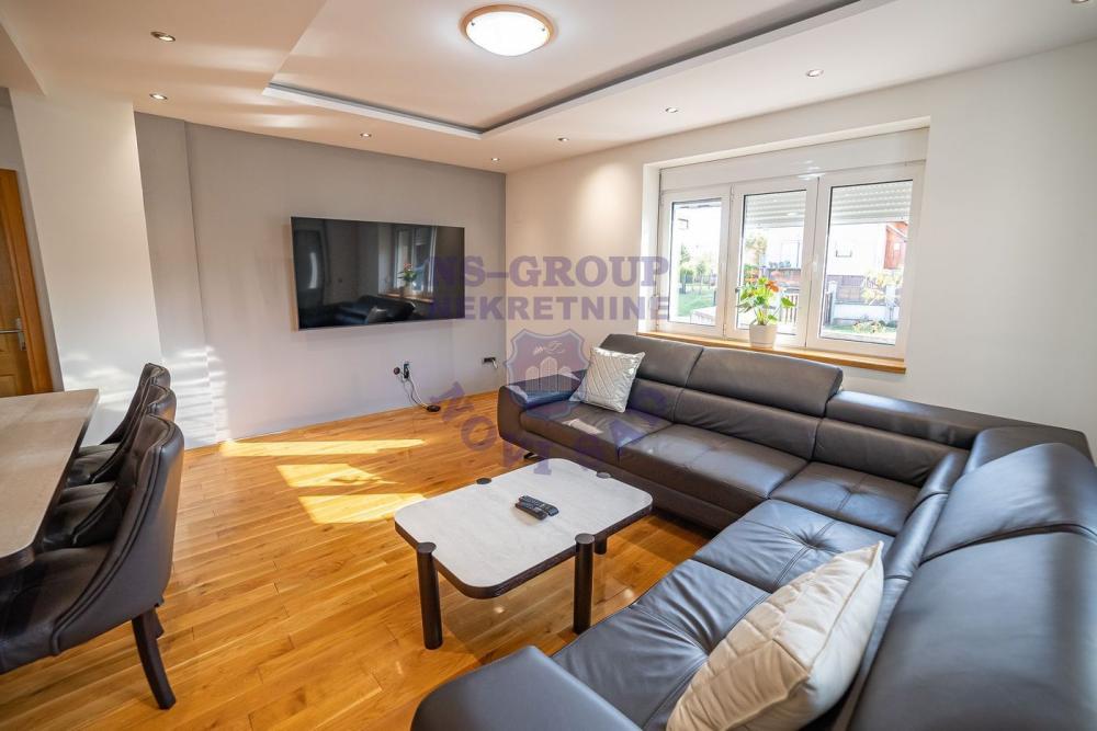 Glavna slika - Kuća na prodaju, 324m2, 597.400€