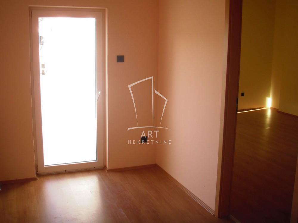 Slika 8 - Zmaj Jovina, Četvorosoban stan na prodaju, 127m2, 430.000€