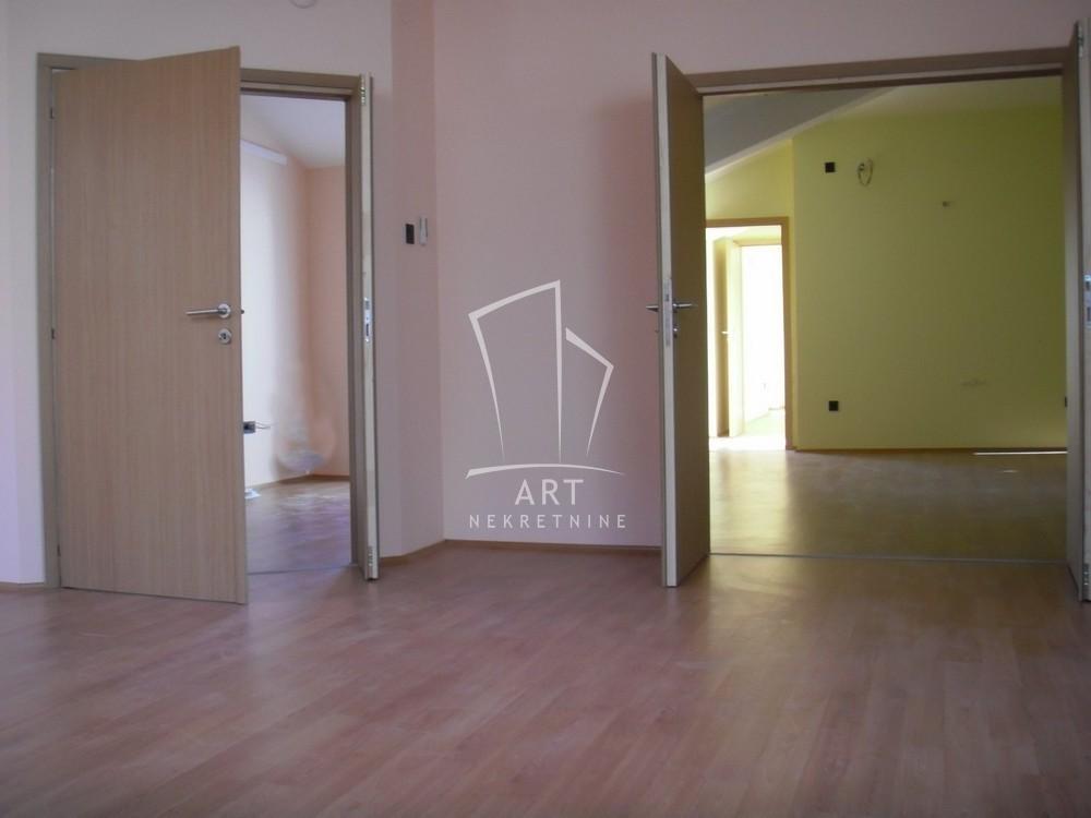 Glavna slika -Zmaj Jovina, Četvorosoban stan na prodaju, 127m2, 430.000€