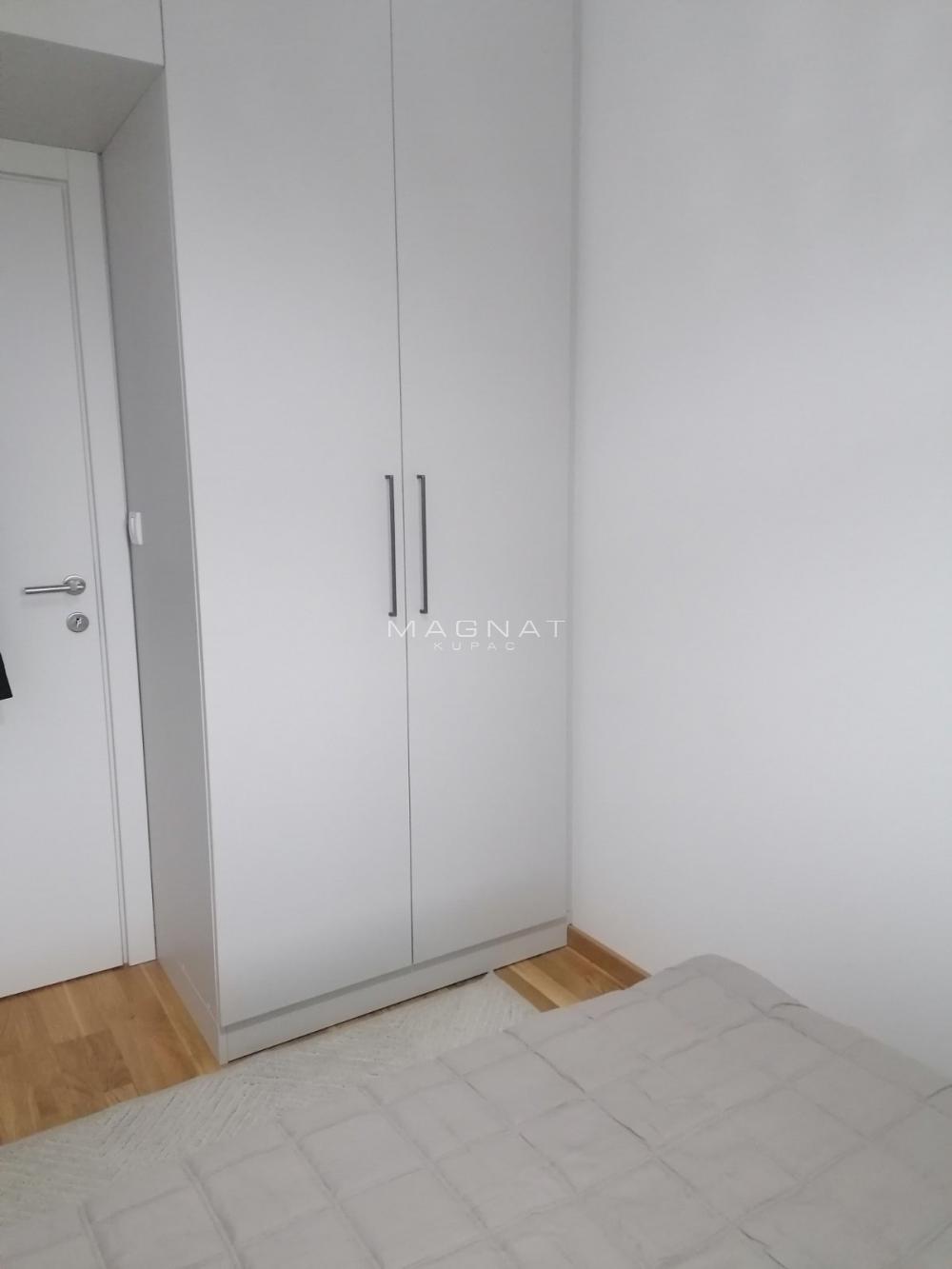 Slika 3 - Albanske spomenice, Trosoban stan za izdavanje, 53m2, 1.000€