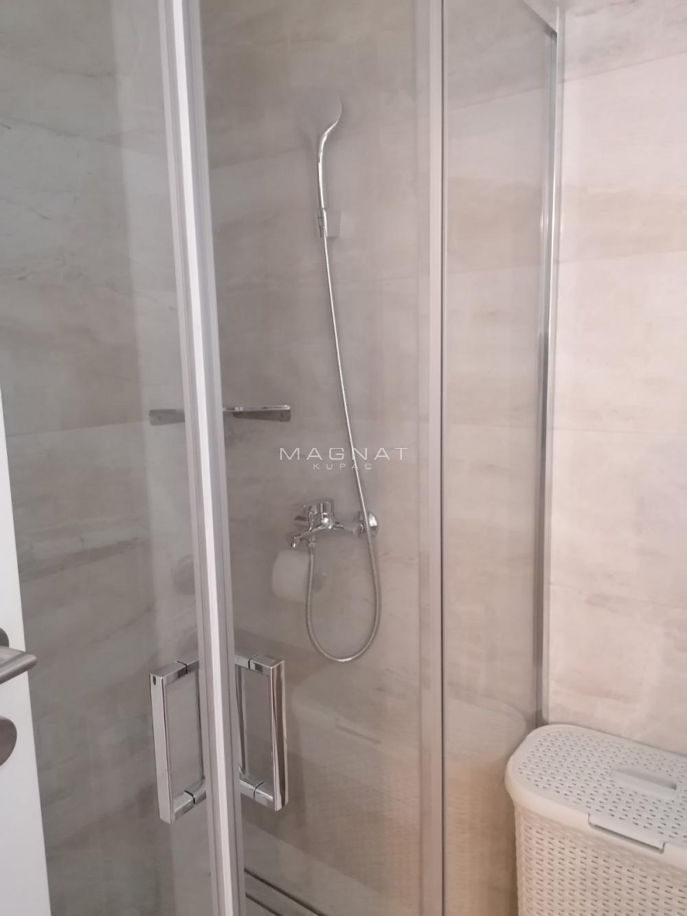 Slika 11 - Albanske spomenice, Trosoban stan za izdavanje, 53m2, 1.000€