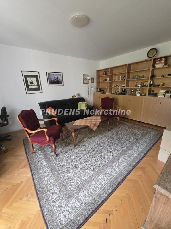 Slika 1 - Ane Ahmatove, Trosoban stan na prodaju, 84m2, 250.000€