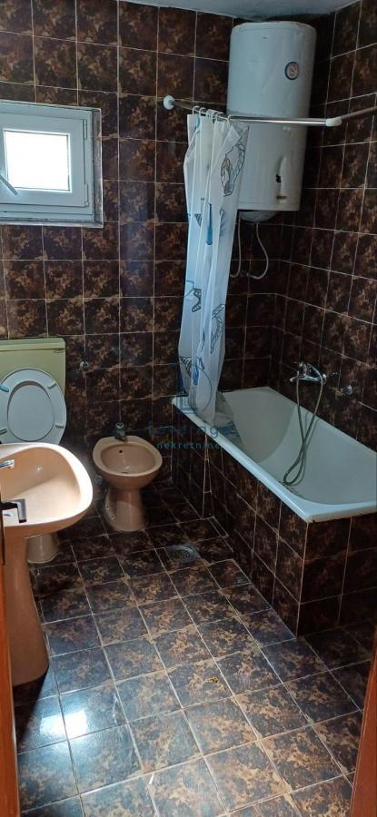 Slika 6 - Stefana Filipovića,  Kuća za izdavanje, 170m2, 500€