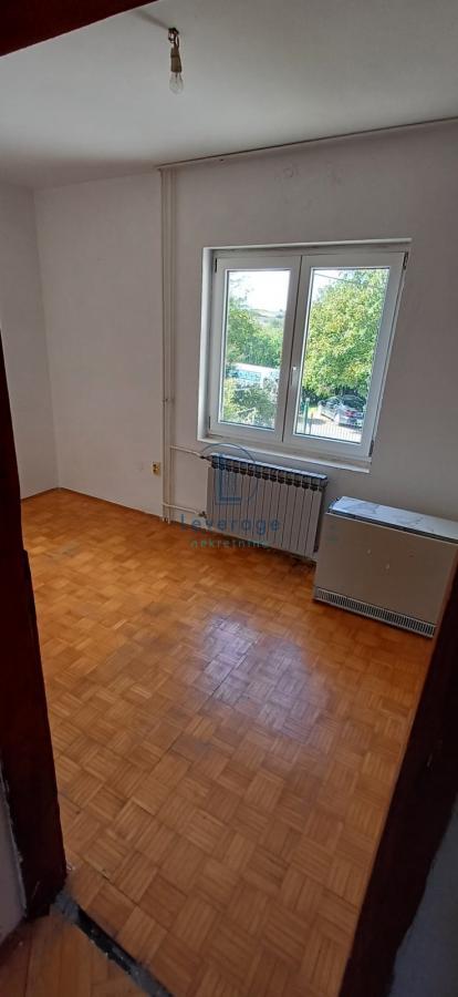 Slika 3 - Stefana Filipovića,  Kuća za izdavanje, 170m2, 500€