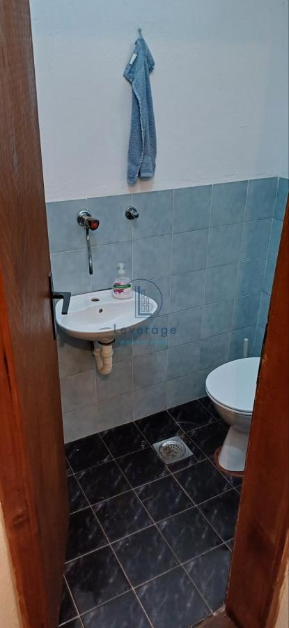 Slika 5 - Stefana Filipovića,  Kuća za izdavanje, 170m2, 500€