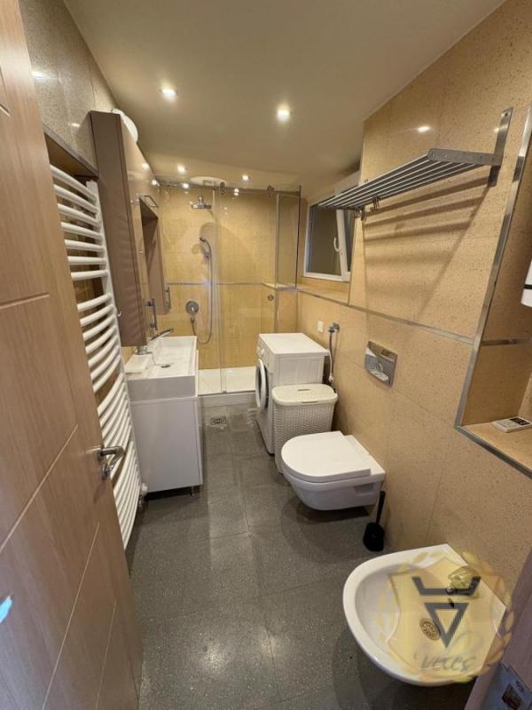 Slika 5 - Četvorosoban stan za izdavanje, 120m2, 1.200€