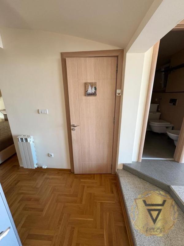 Slika 9 - Četvorosoban stan za izdavanje, 120m2, 1.200€