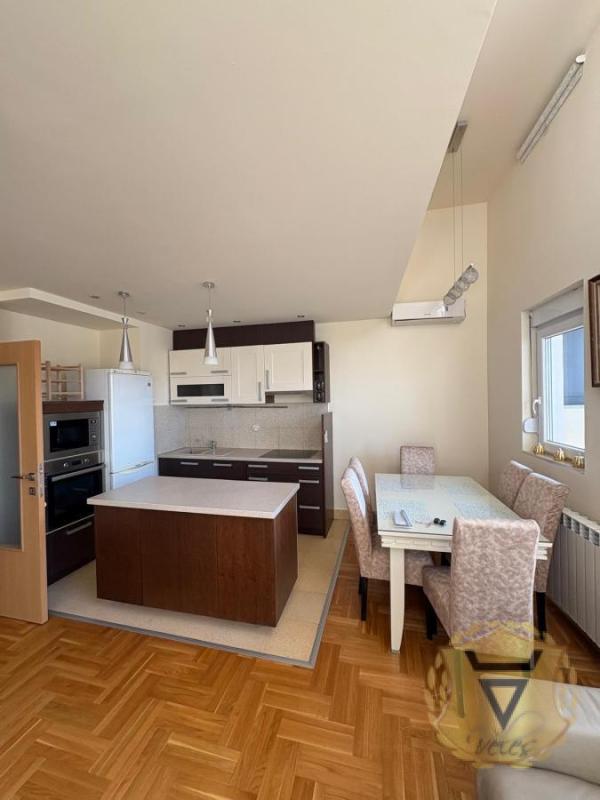 Slika 2 - Četvorosoban stan za izdavanje, 120m2, 1.200€