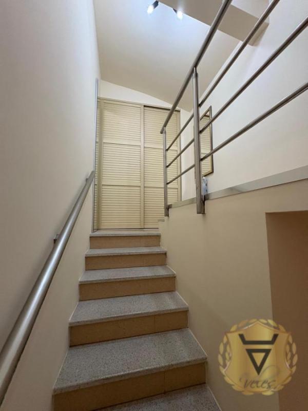 Slika 10 - Četvorosoban stan za izdavanje, 120m2, 1.200€