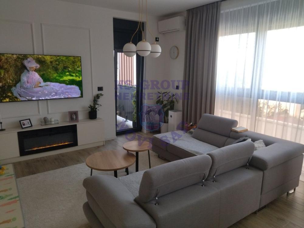 Glavna slika -Četvorosoban stan na prodaju, 93m2, 303.850€