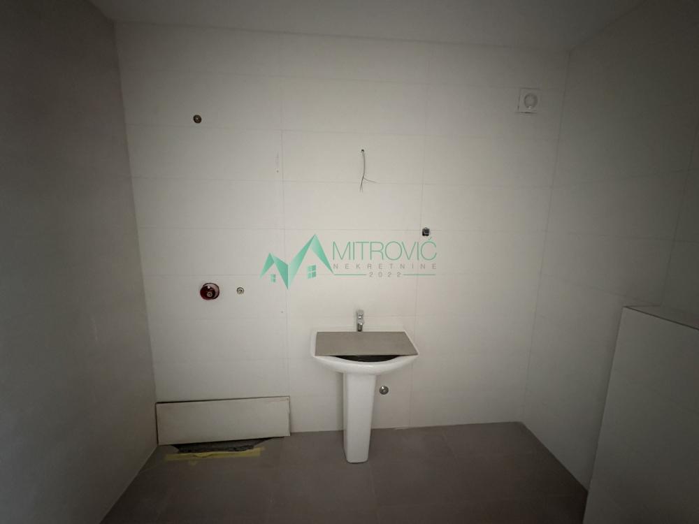 Slika 10 - Četvoroiposoban stan na prodaju, 177m2, 236.900€