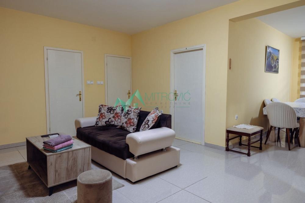 Slika 1 - Četvorosoban stan za izdavanje, 120m2, 750€