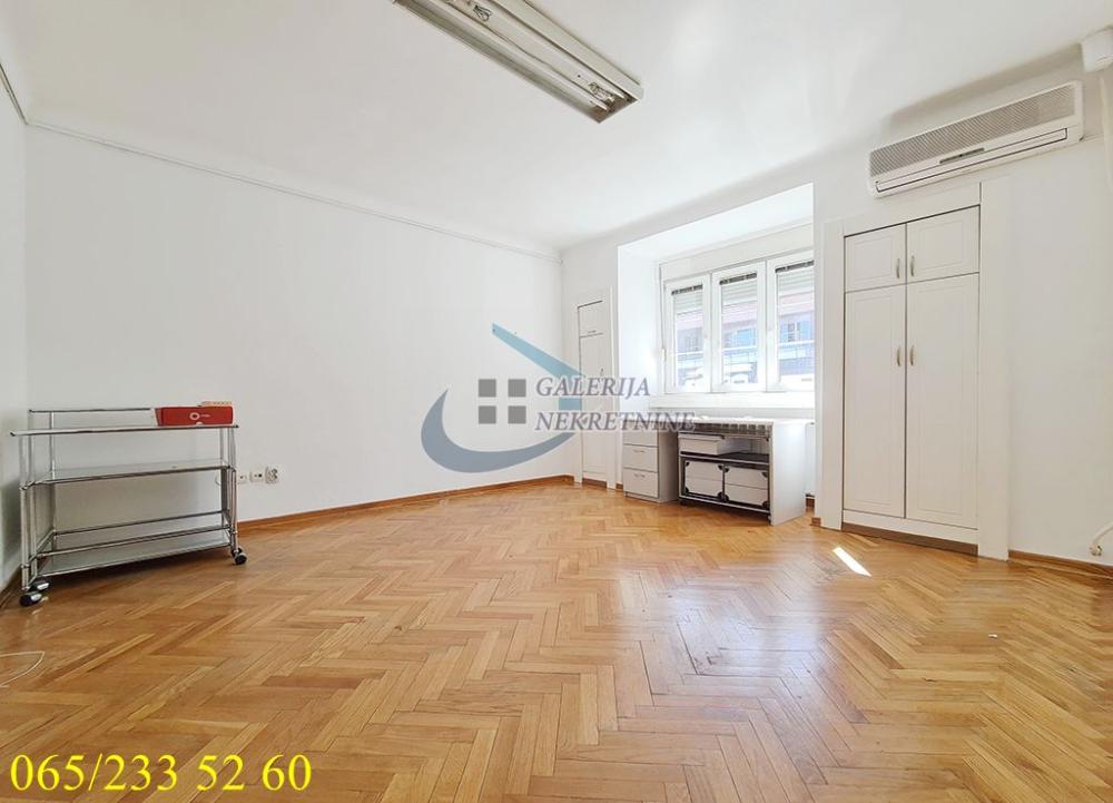 Slika 1 - Makedonska, Dvoiposoban stan za izdavanje, 68m2, 900€