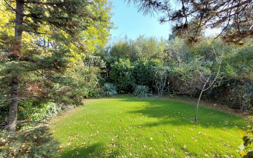 Slika 1 - Isaka Njutna,  Kuća na prodaju, 140m2, 230.000€