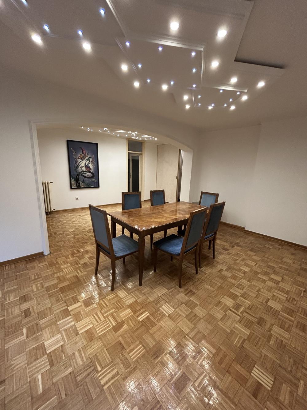 Slika 1 - Golsvordijeva, Trosoban stan za izdavanje, 115m2, 1.300€